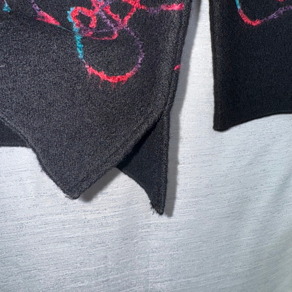Women's Coldwater Creek Black 100% Wool Buttoned Sweater Abstract Size Medium - Picture 6 of 10